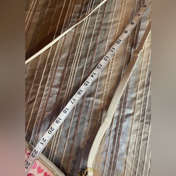 Coach’s Valentine C Pattern Tablet Bag; GUC - Picture 14 of 14